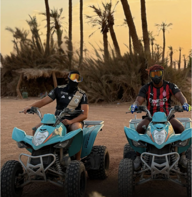 Deux participants en quad dans la Palmeraie de Marrakech